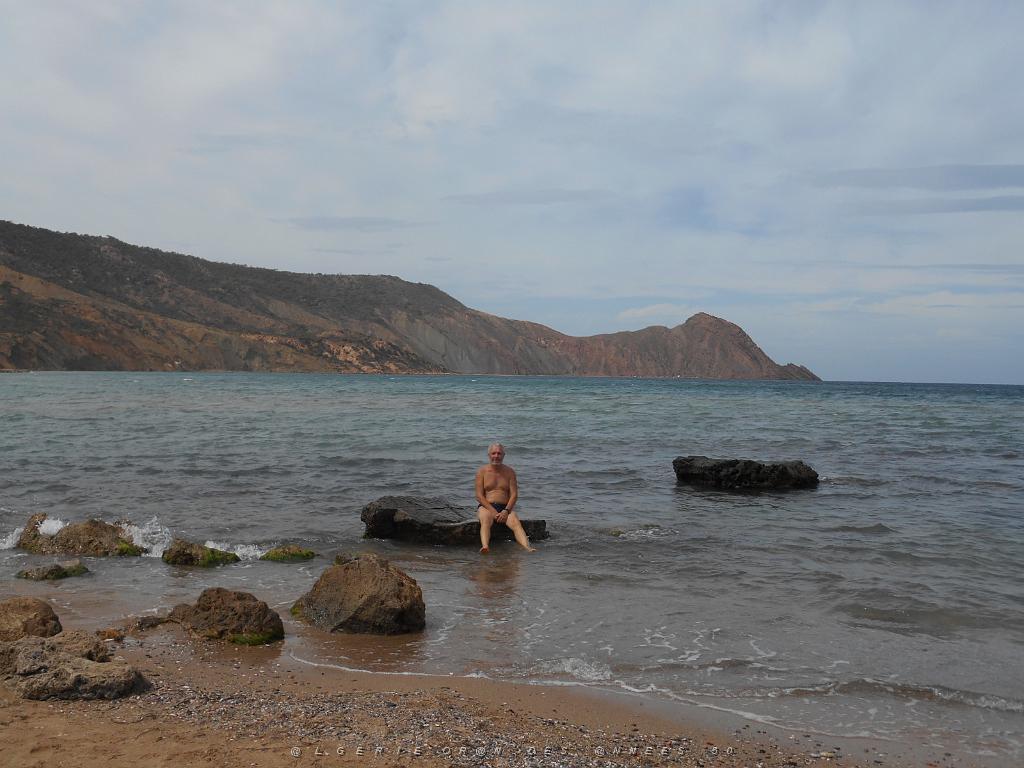 74-Plage du Cap Roux et son cap au fond.JPG -           